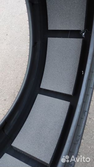 Pirelli P Zero PZ4 L.S. 315/35 R22 и 275/40 R22