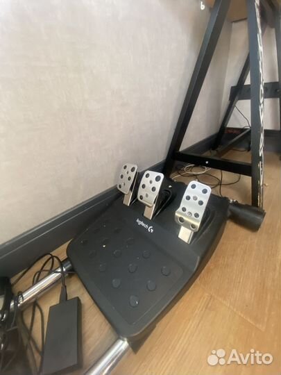 Руль logitech g29,с подставкой