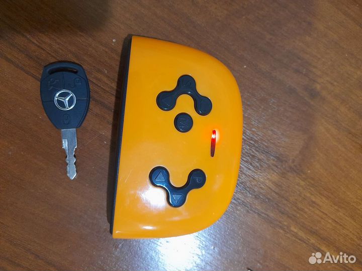 Детский электромобиль бу