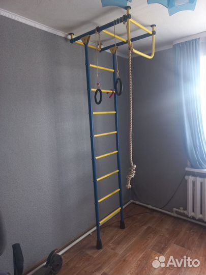 Детская шведская стенка с турником