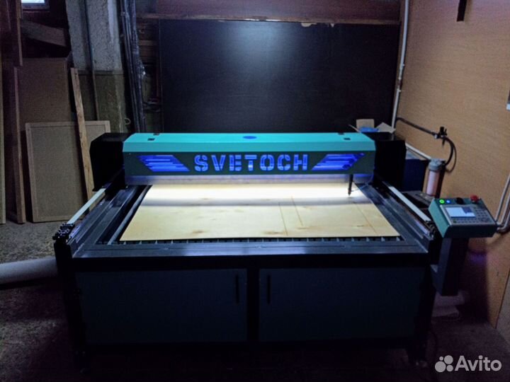 Лазерный гравировально-режущий станок