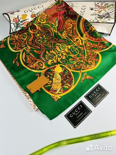 Зеленый шелковый платок Gucci