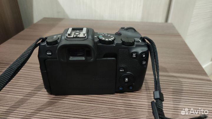 Беззеркальный фотоаппарат Canon EOS RP + адаптер