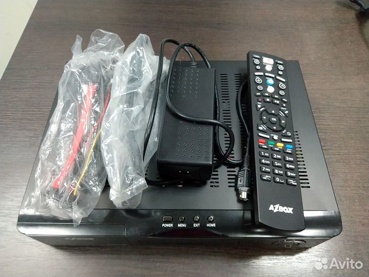 Спутниковый ресивер Azbox