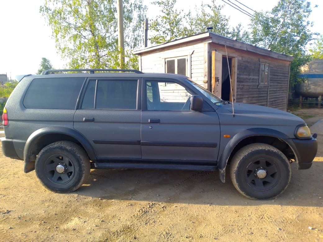 Mitsubishi Montero Sport: фото владельца