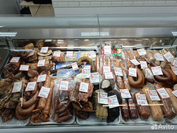 Домашняя колбаса из мяса говядины, свинины