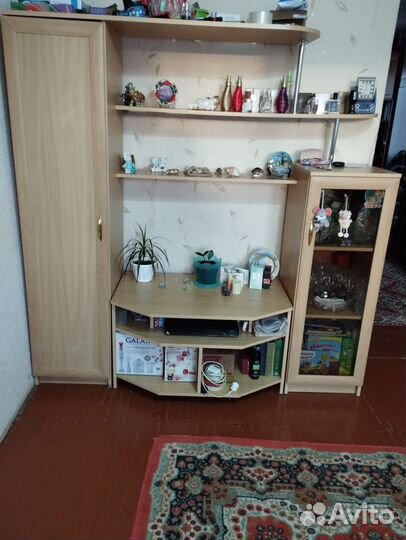 Стенка с комодом