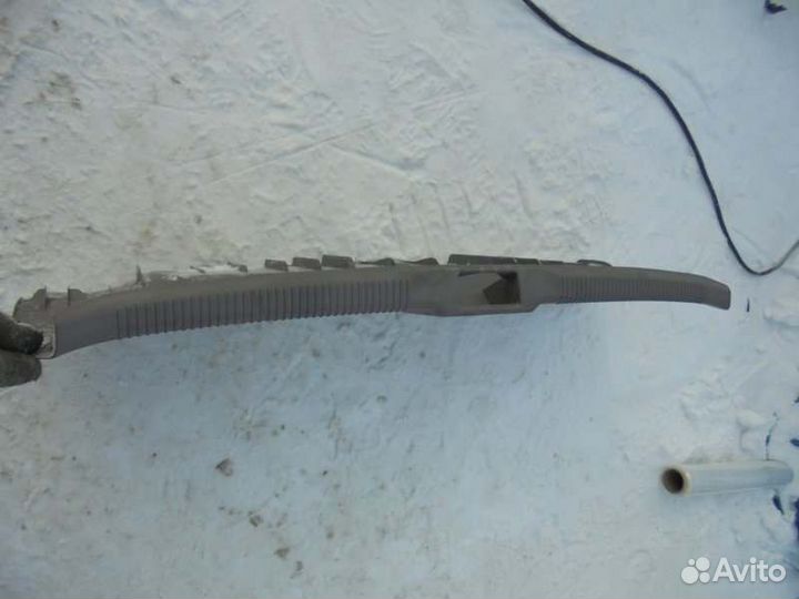 Накладка замка багажника Toyota Celica ZZT231