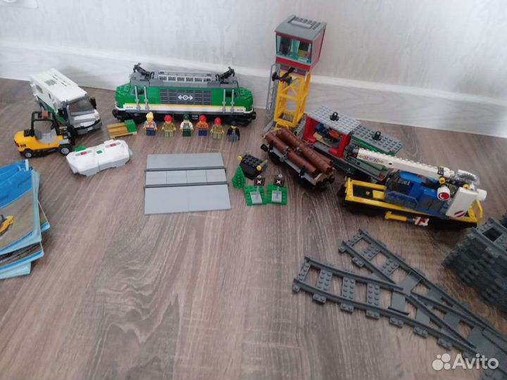 Lego грузовой поезд