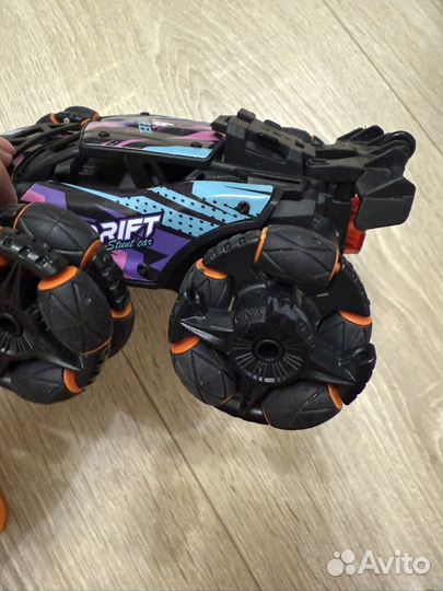 Радиоуправляемая машина с пультом и жестом