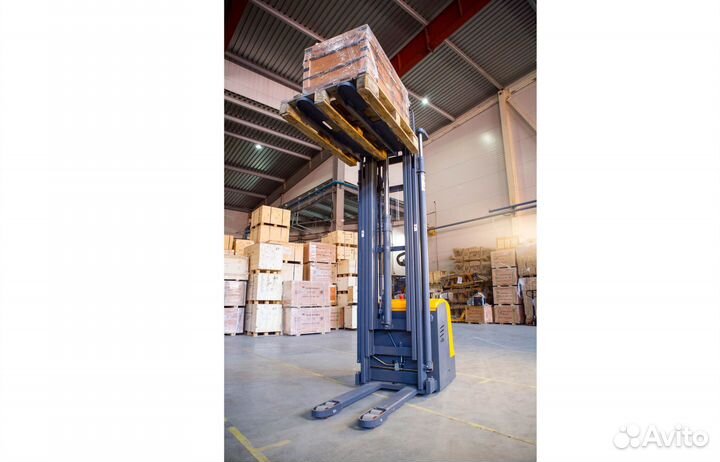 Штабелер самоходный 1500 кг 5000 см