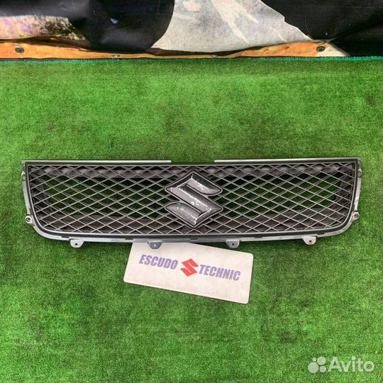 Решетка радиатора Suzuki Grand Vitara/ Escudo