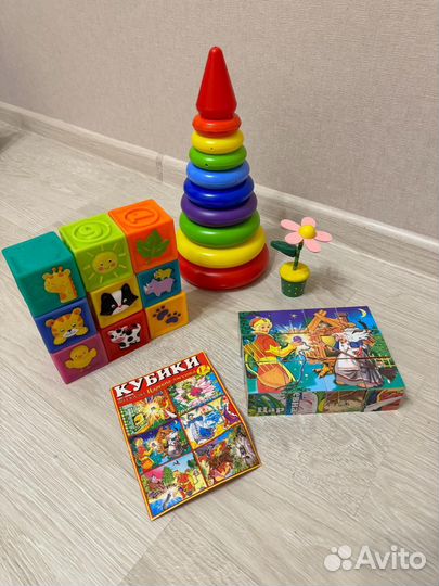 Набор игрушек для малышей