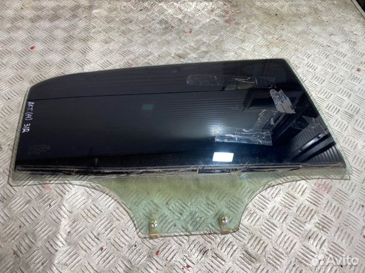 Стекло двери опускное заднее правое Ssangyong