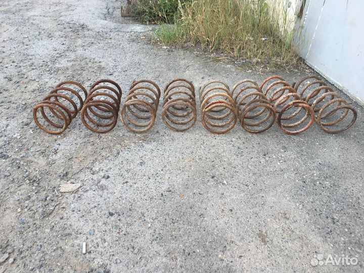 Передние пружины стоек Ваз 2108-09, 2110-12, 2114