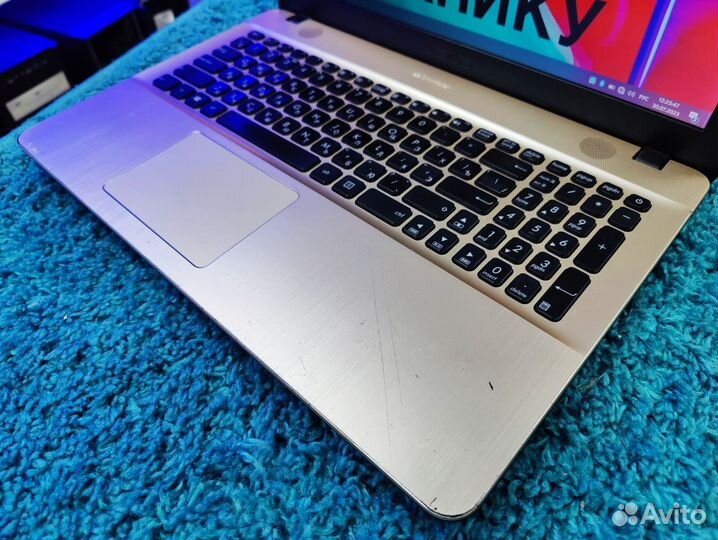 Быстрый/Золотой Asus 15.6