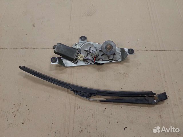 Задний моторчик стеклоочистителя Mitsubishi Galant