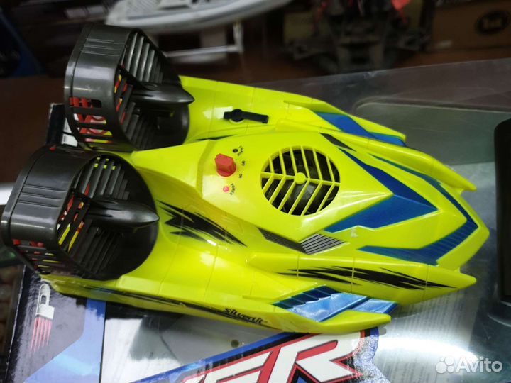 Радиоуправляемое судно на воздушной подушке