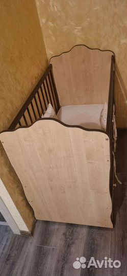 Детская кровать с маятником и ящиком