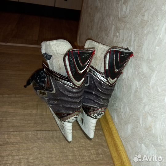 Хоккейные коньки bauer
