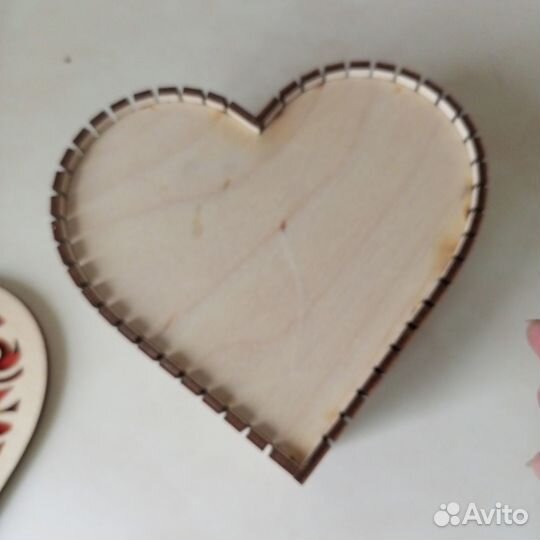 Шкатулка для украшений из дерева