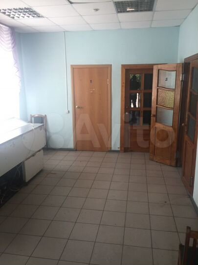 Сдам часть здания, 390 м²