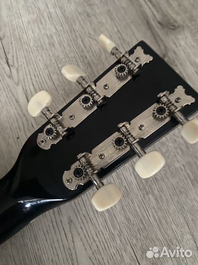 Акустическая гитара