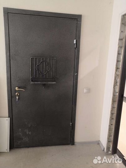 Дверь металлическиеская б. У. цена 6т.р