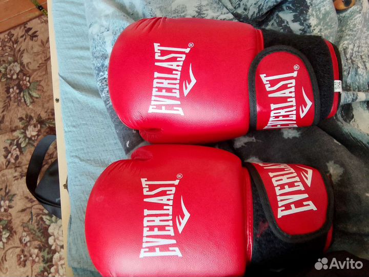 Боксерские перчатки everlast 10 oz