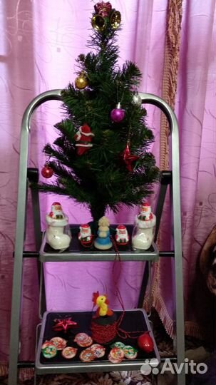 Новогодние ёлки с украшениями