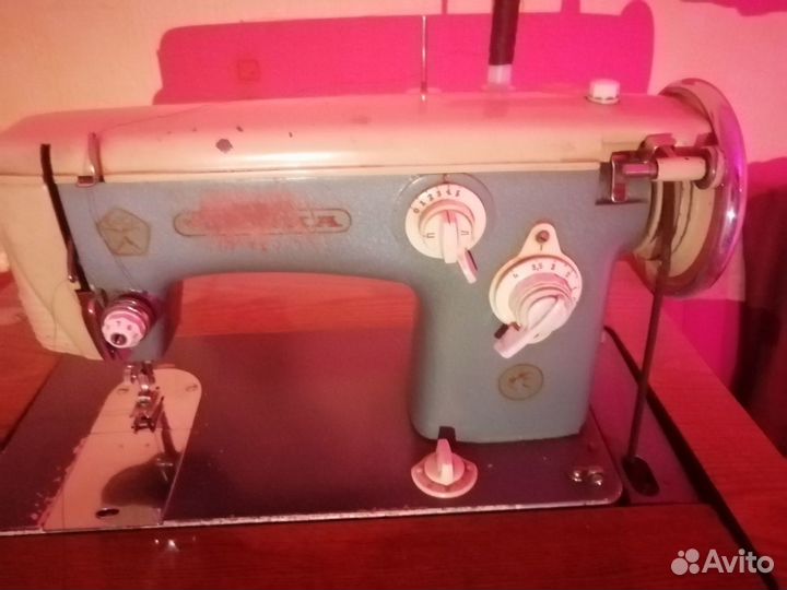 Швейная машина ножная. Подольск. Чайка