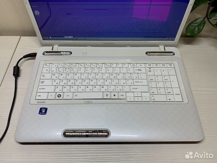 Toshiba 17,3/i5/Gt/8gb ram/ssd 240gb