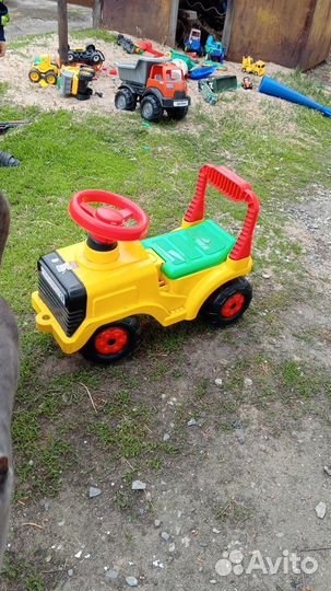 Машинка толокар