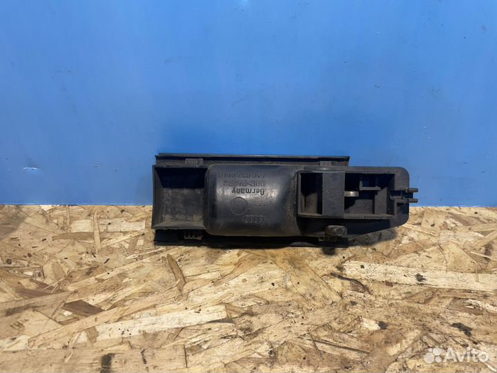 Ручка двери передняя левая внутренняя audi 100 c4