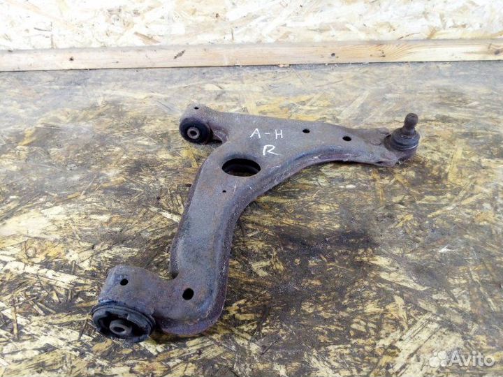 Рычаг подвески правый Opel Astra H