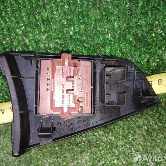 Блок управления зеркалами Митсубиси MR951187