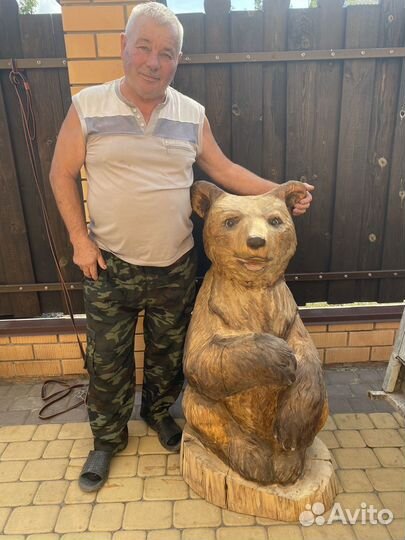 Резной медведь из дерева