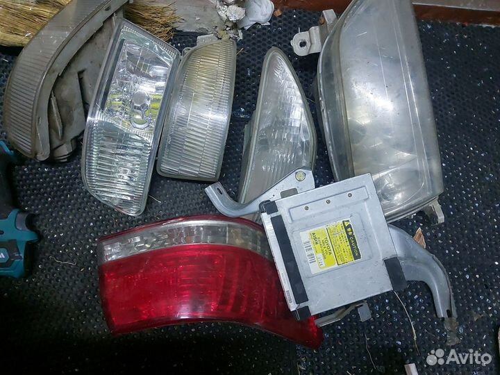 Оптика: mark, crown