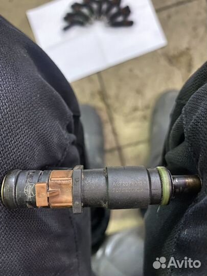 Топливная форсунка Mercedes A2720780123