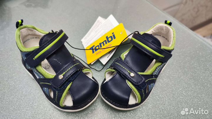 Сандалии новые