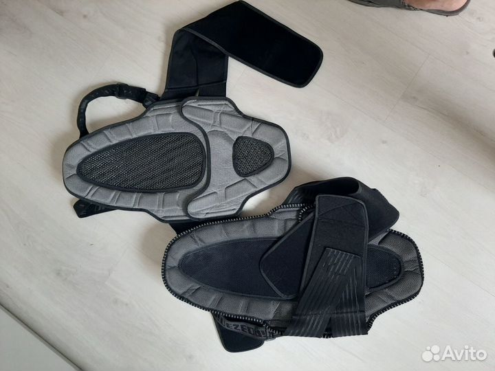 Защита спины dainese