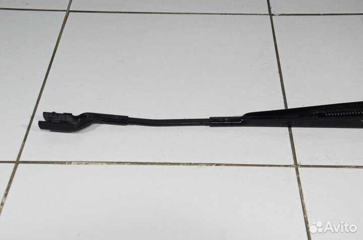 Поводок стеклоочистителя передний левый Volkswagen