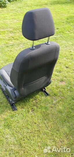 Сиденья комплект оригинал на polo