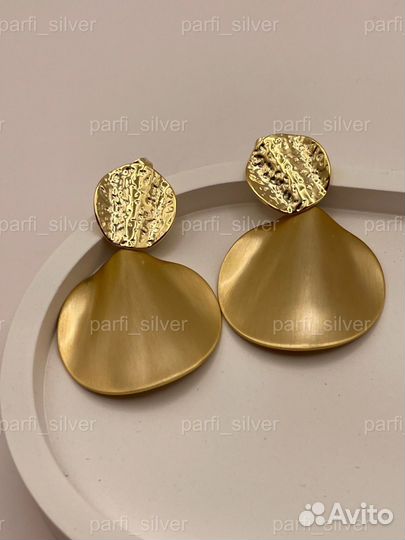 Золотые серьги
