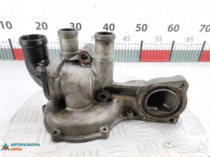 Корпус термостата Volkswagen Golf 1990 055121121F