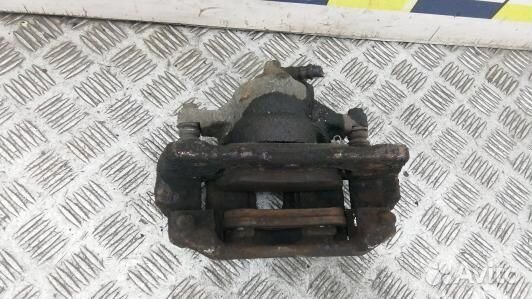 Суппорт тормозной передний правый toyota auris E15