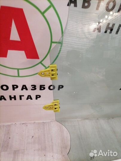 Стекло переднее левое Nissan Note E11 HR16DE 2006