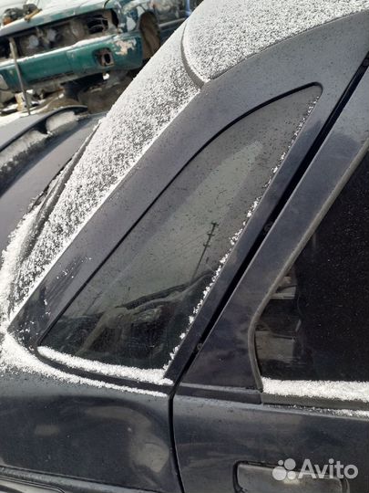 Форточка правая ваз 2110