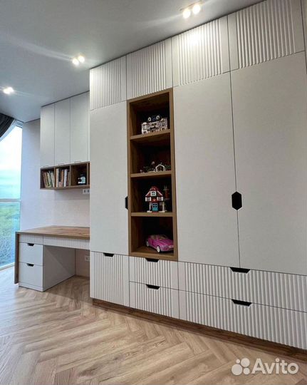 Шкаф распашной