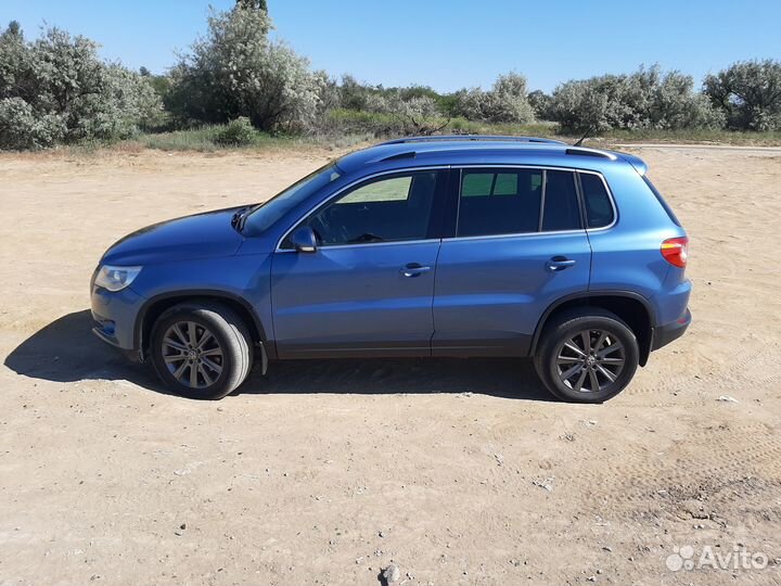 Volkswagen Tiguan 2.0 AT, 2011, 215 000 км